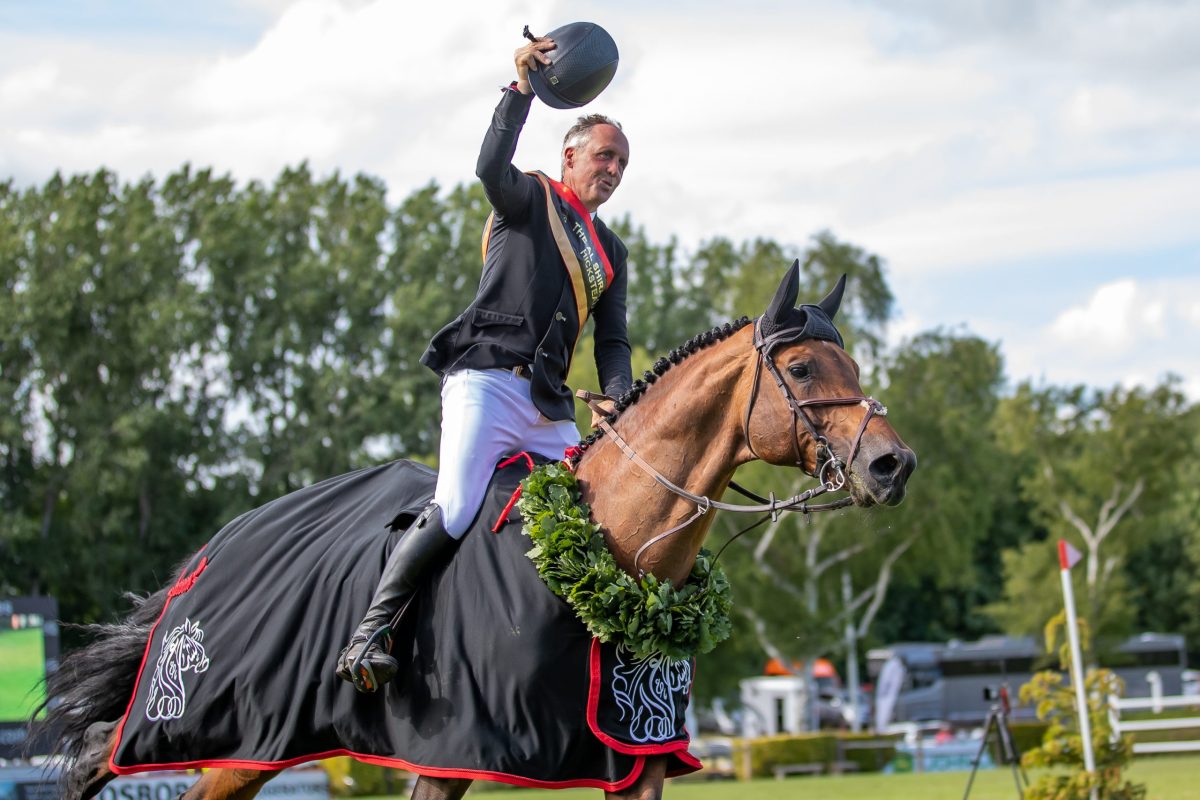 Shane Breen wins Hickstead Derby!