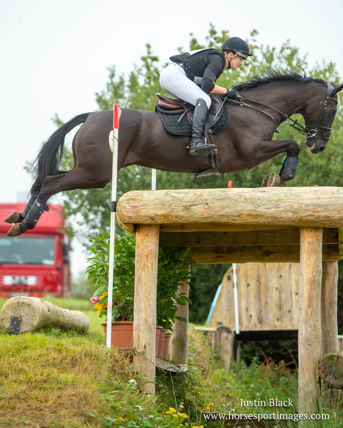 Connolly’s RED MILLS Announced as Title Sponsor of the 2025 EI120 National Championship
